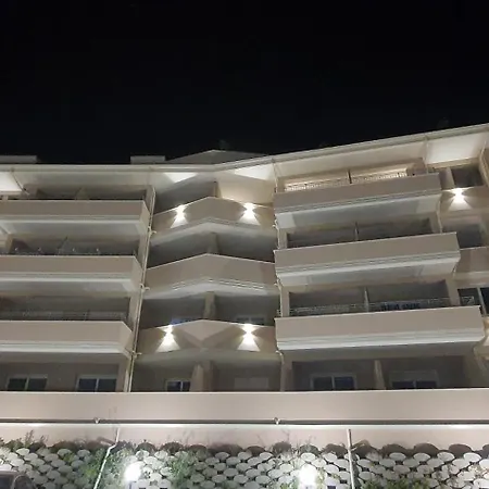 Middle Town Palace Ξενοδοχείο