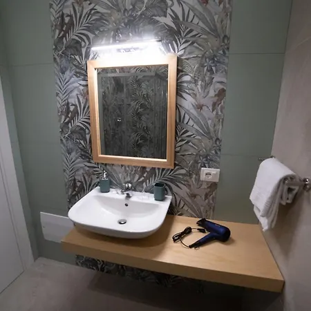 Ξενοδοχείο Middle Town Palace 4*