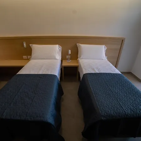 Middle Town Palace Hotell