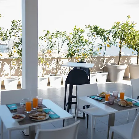 Middle Town Palace 트로페아