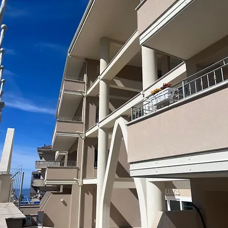 호텔 Middle Town Palace 트로페아