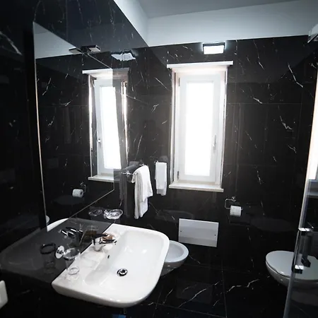 Middle Town Palace Hotell