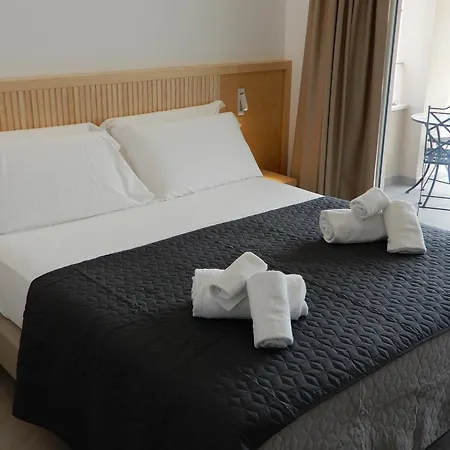 Middle Town Palace Ξενοδοχείο 4*
