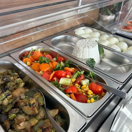 Middle Town Palace 호텔