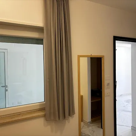 Middle Town Palace 호텔 4*