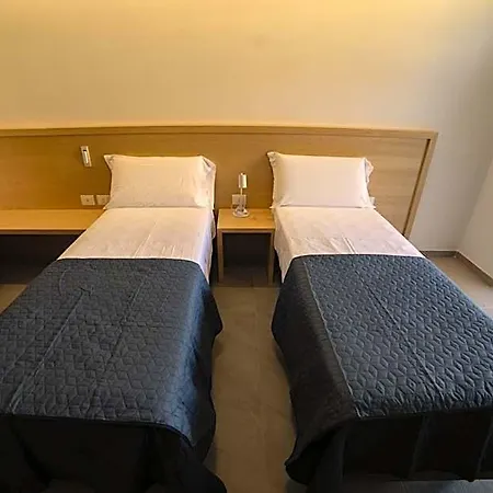 Hotel Middle Town Palace