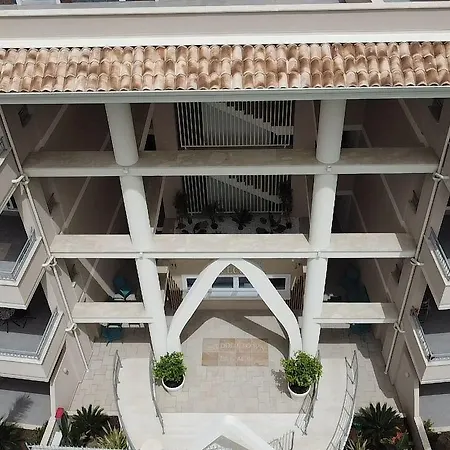 Middle Town Palace 4*