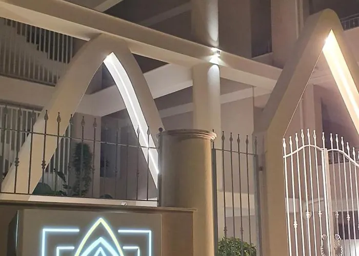 Middle Town Palace Hotel