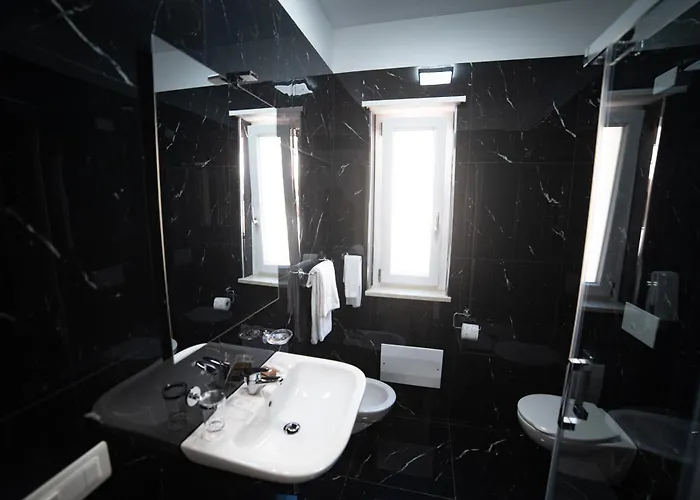 Middle Town Palace Hotell