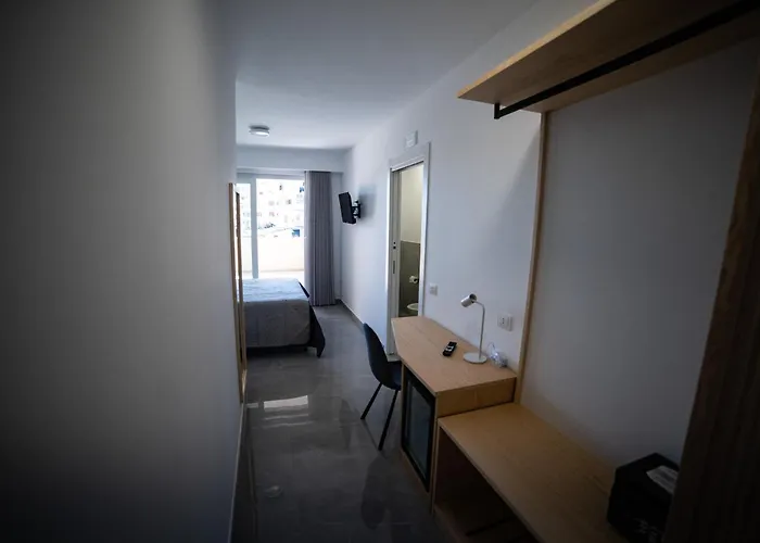 Middle Town Palace 4*