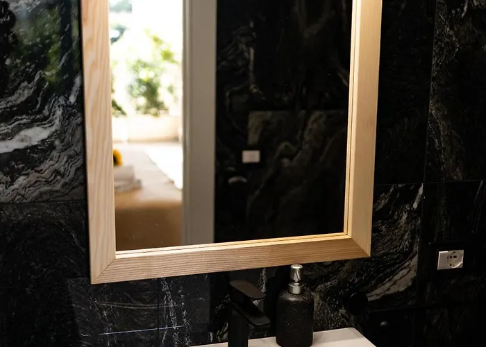 Middle Town Palace Hotel