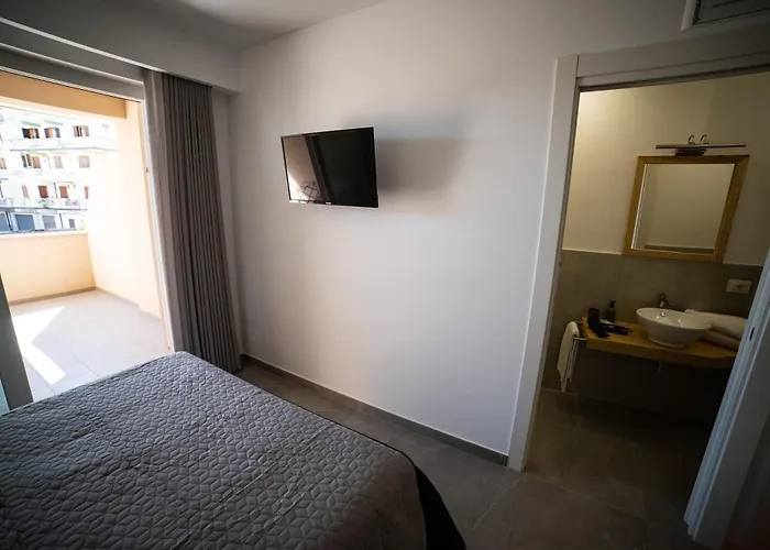 Middle Town Palace 4*